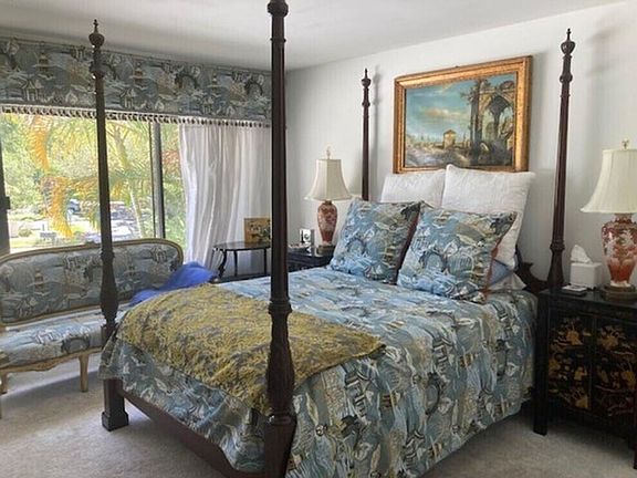 4th image of 2517 Presidential Way APT A