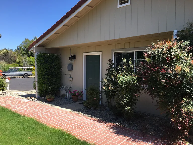 805 Caribbean Ct — Photo 7
