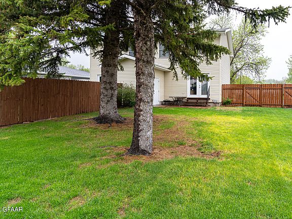 4th image of 760 Great Plains Ct
