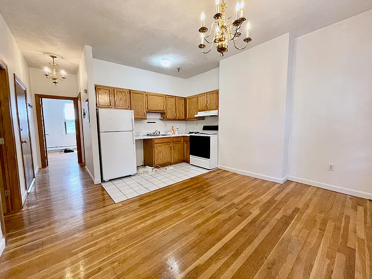 8 Milford St #3 — Photo 3