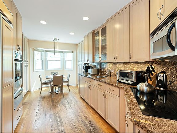 5th image of 40 Aspen Dr W #40