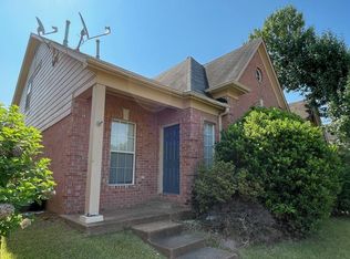 2154 Berry Bush Ln, Cordova, TN 38016