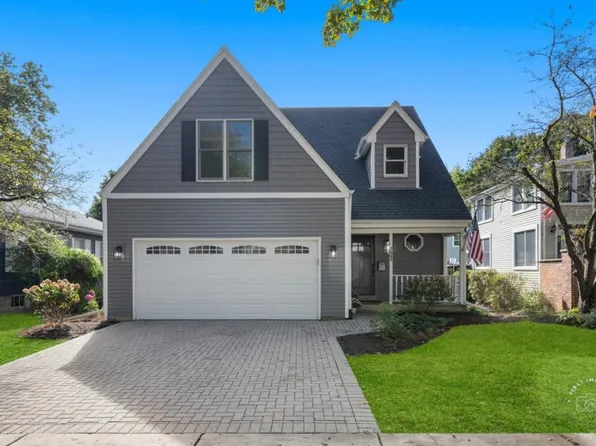 722 Center St, Geneva, IL 60134