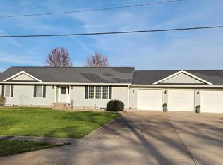206 Sand Run Rd, Fruitland, IA 52749