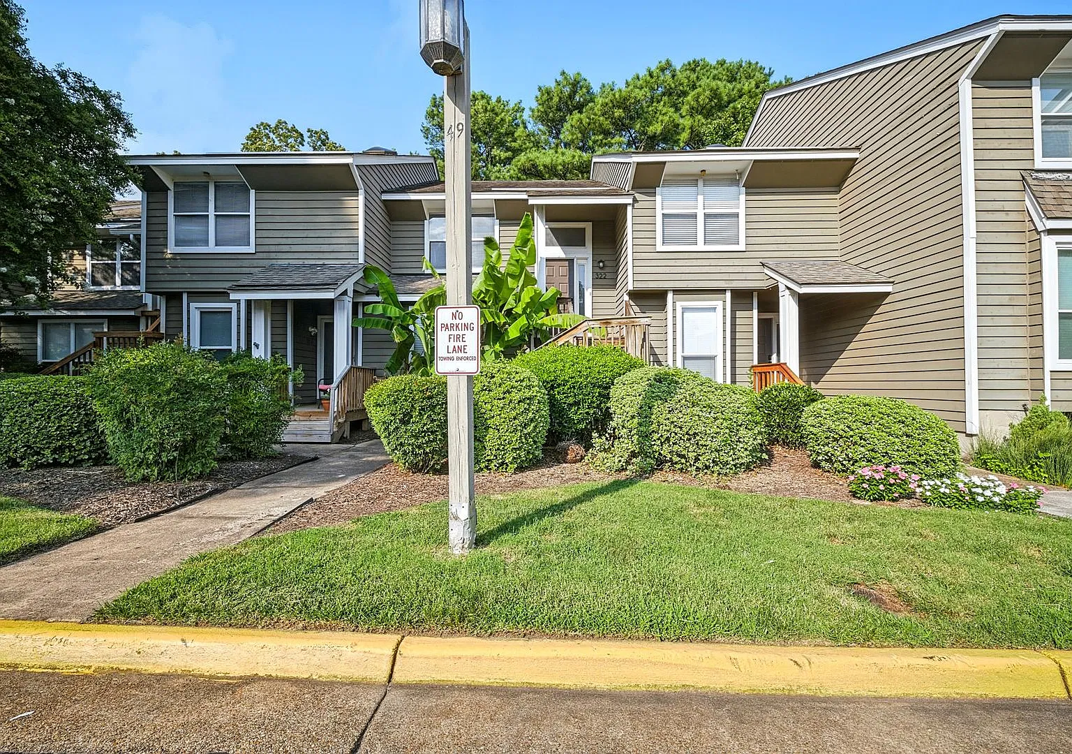 Water Views, Sunlit Spaces & Beach Days Aheadfind Your Home In Herons Cove! 2br/2.5ba Condo Avail... — Photo 4