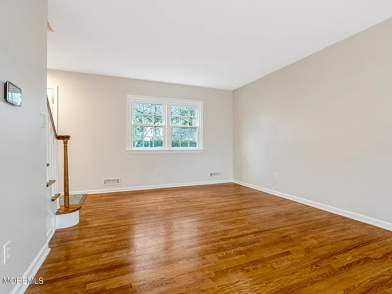 429 Lake Ave — Photo 16