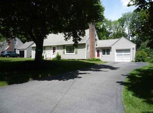 18 Van Vorst Dr, Burnt Hills, NY 12027