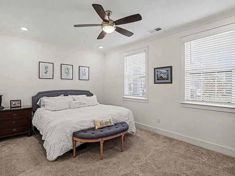 217 Southmen Ln — Photo 12