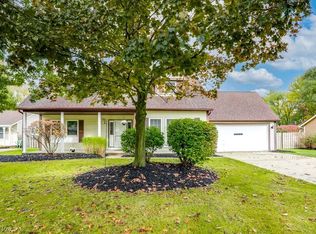 36111 Meadowdale Dr, Solon, OH 44139