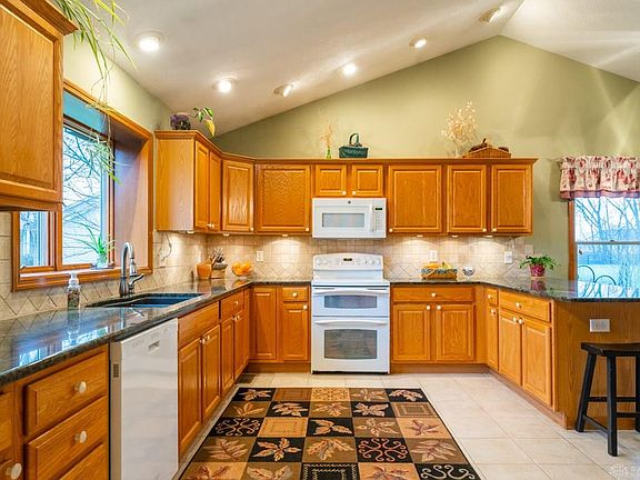 2nd image of 907 Cider Ct