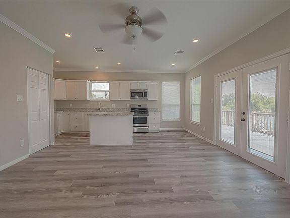 4th image of 2730 Avenue D