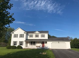 9 Gifted Rd, Fairfax, VT 05454