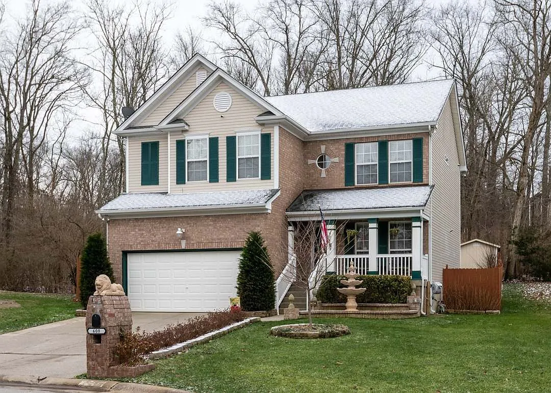 4 bed, 2.5 bath, 2138 sqft, $2,700 — Photo 1
