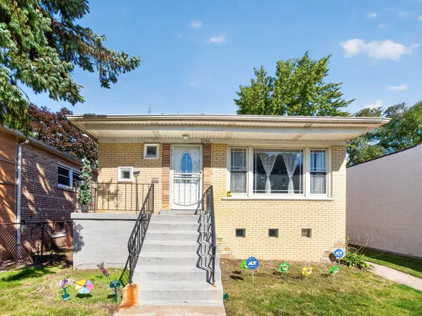 2046 E 93rd St, Chicago, IL 60617