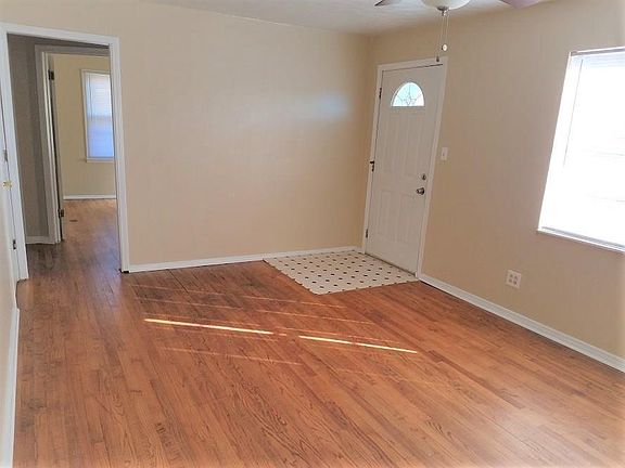 3rd image of 4129 SE 41st St