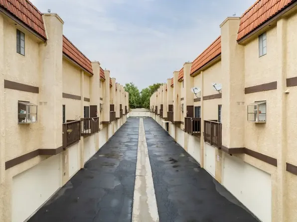 5307-5315 Colodny Dr #8, Agoura Hills, CA 91301