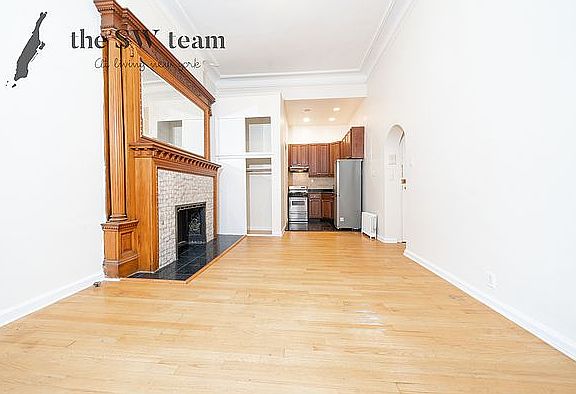 3rd image of 112 W 80th St #3F