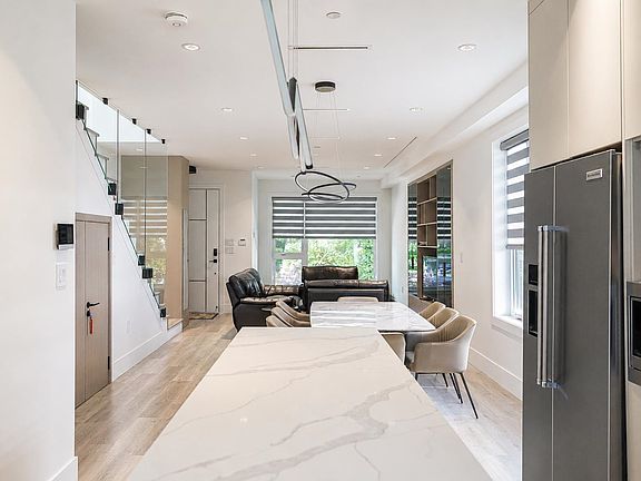 4th image of 3586 W 42nd Ave