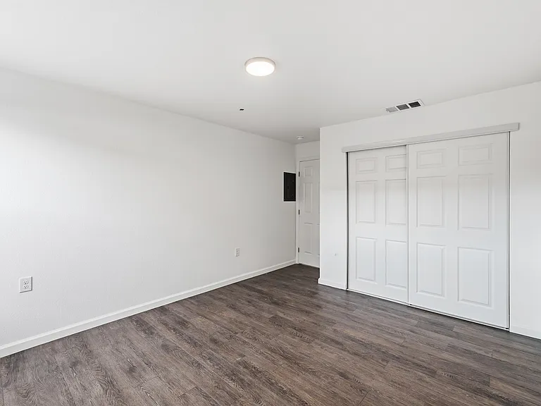 Oakbrook Apartments — Photo 39
