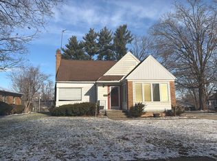 735 E Woodside St, South Bend, IN 46614