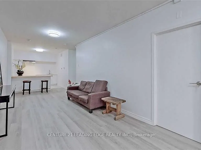 113 James St N #201 — Photo 6