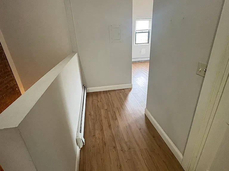 16 Flint St #3 — Photo 6