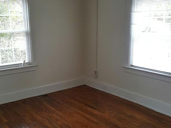 4th image of 238 Rose St