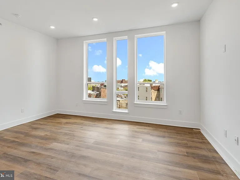 2214 N Front St #204 — Photo 7