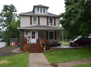 702 W Hickory St, Sigourney, IA 52591