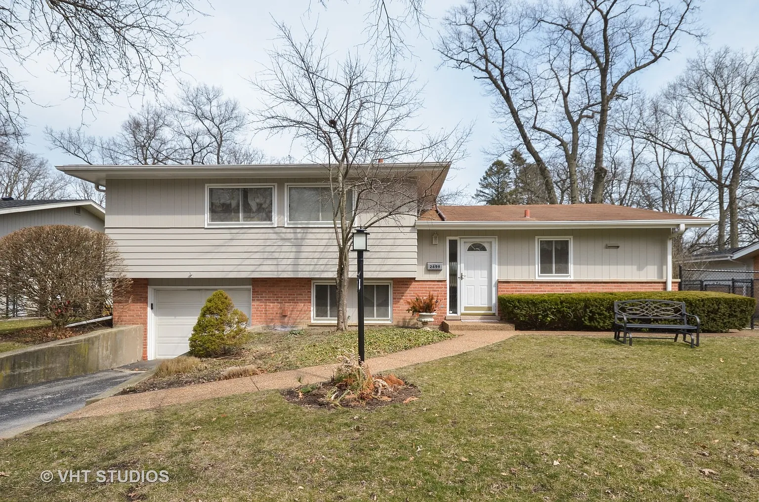2699 Summit Ave photo 1