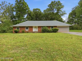 126 Colonial Dr, Hernando, MS 38632