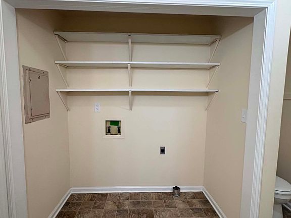5th image of 1617 Flanigan Ct Unit B