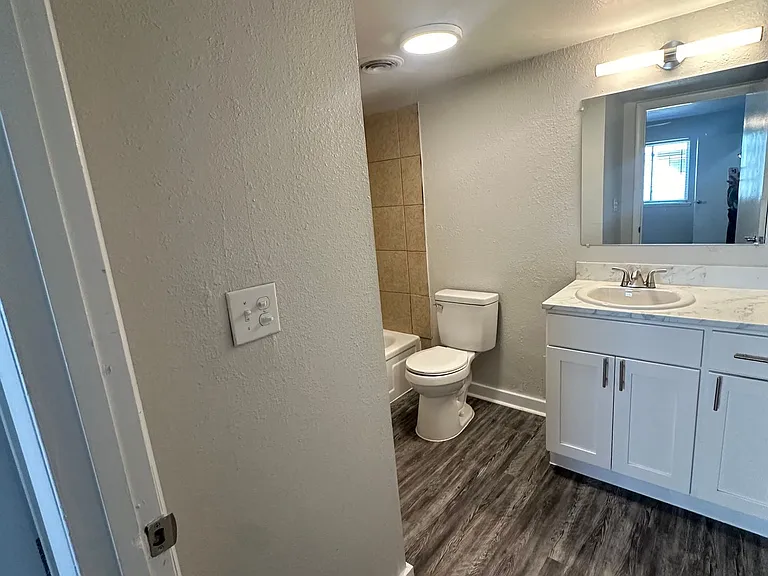 Regency Point Luxury Apartments — Photo 102