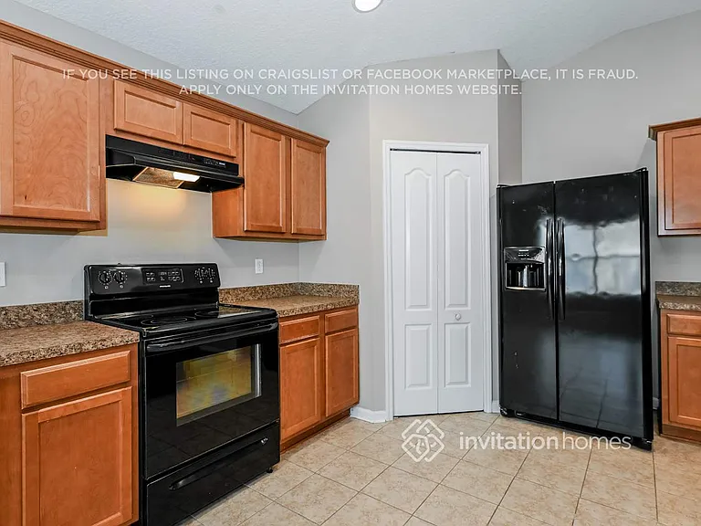 9098 Gloucestershire Ct — Photo 6
