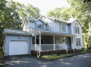 612 Buckle Boot Rd, Henryville, PA 18332