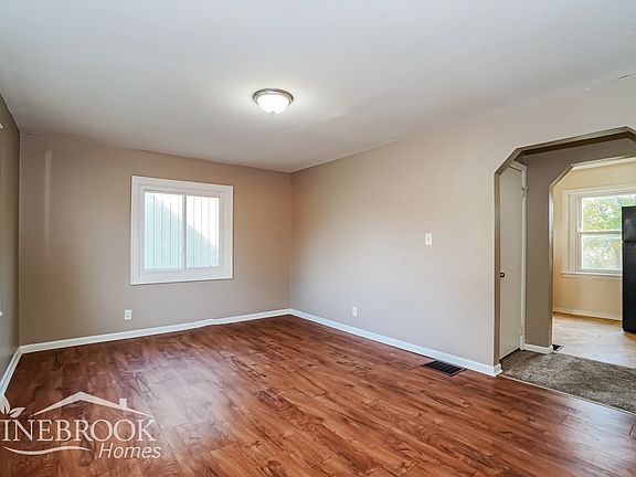 4th image of 1119 Loretta Ave