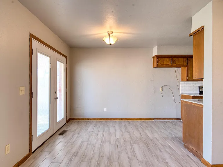 303 Kimberly Ln — Photo 8