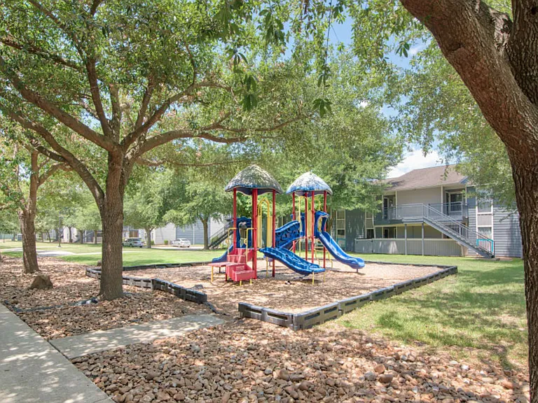 Estates at Cypress — Photo 39