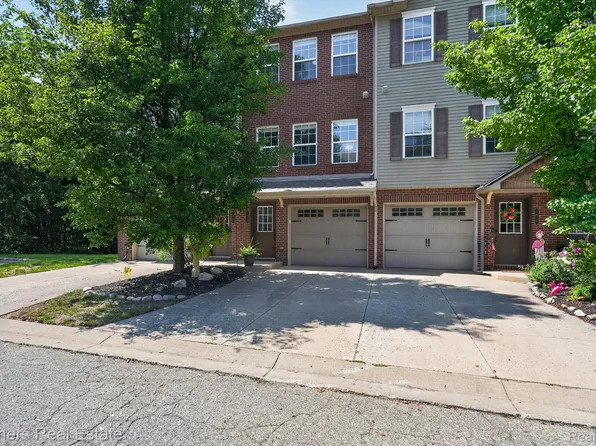 1617 Red Hickory Ct, Howell, MI 48855