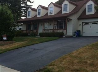 90 Boxwood Rd, Manchester, PA 17345