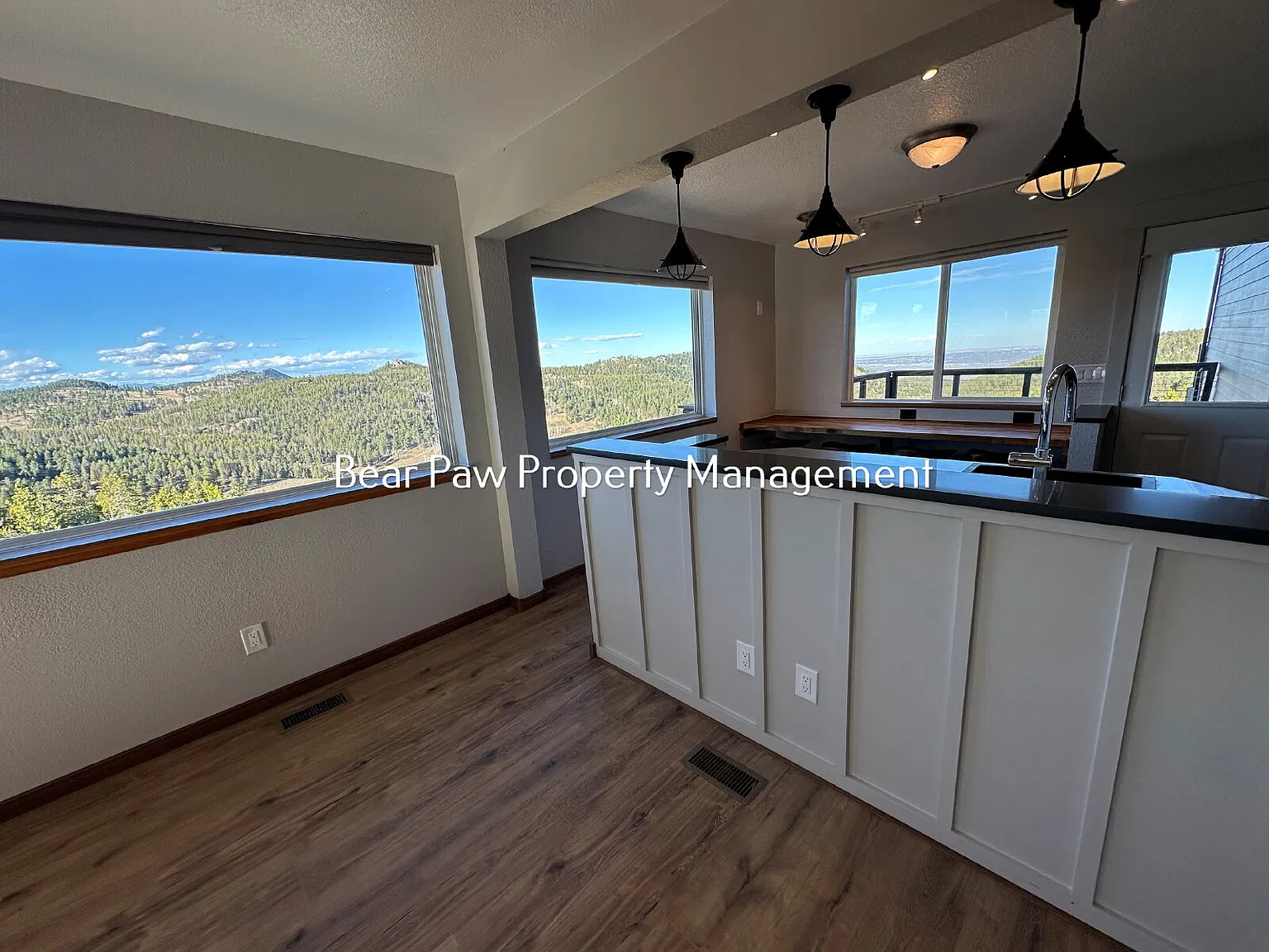 4 bed, 4.0 bath, 3200 sqft, $3,500 — Photo 4