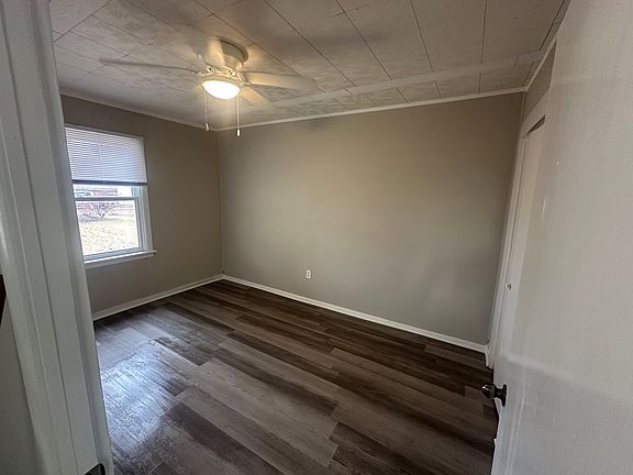 5th image of 704-706 W Broadway Ave