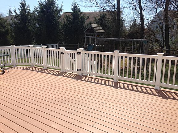 Double Trex Deck w/Railings