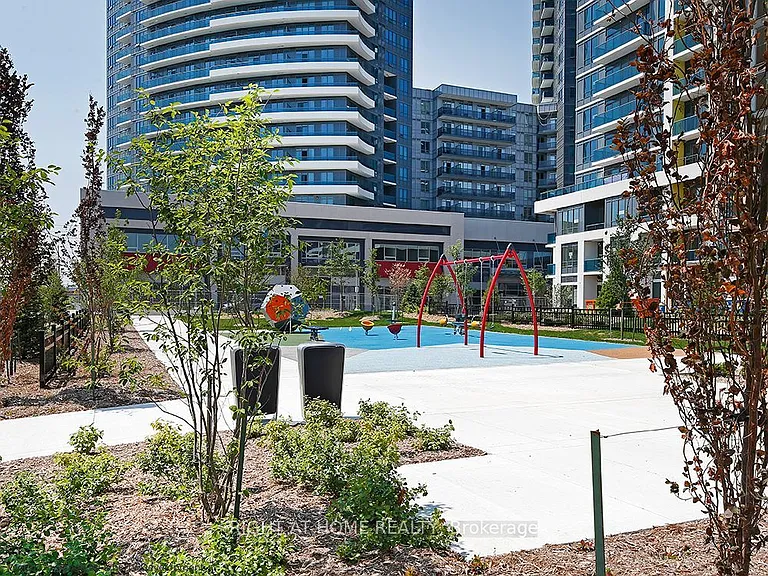 7165 Yonge St #317 — Photo 17