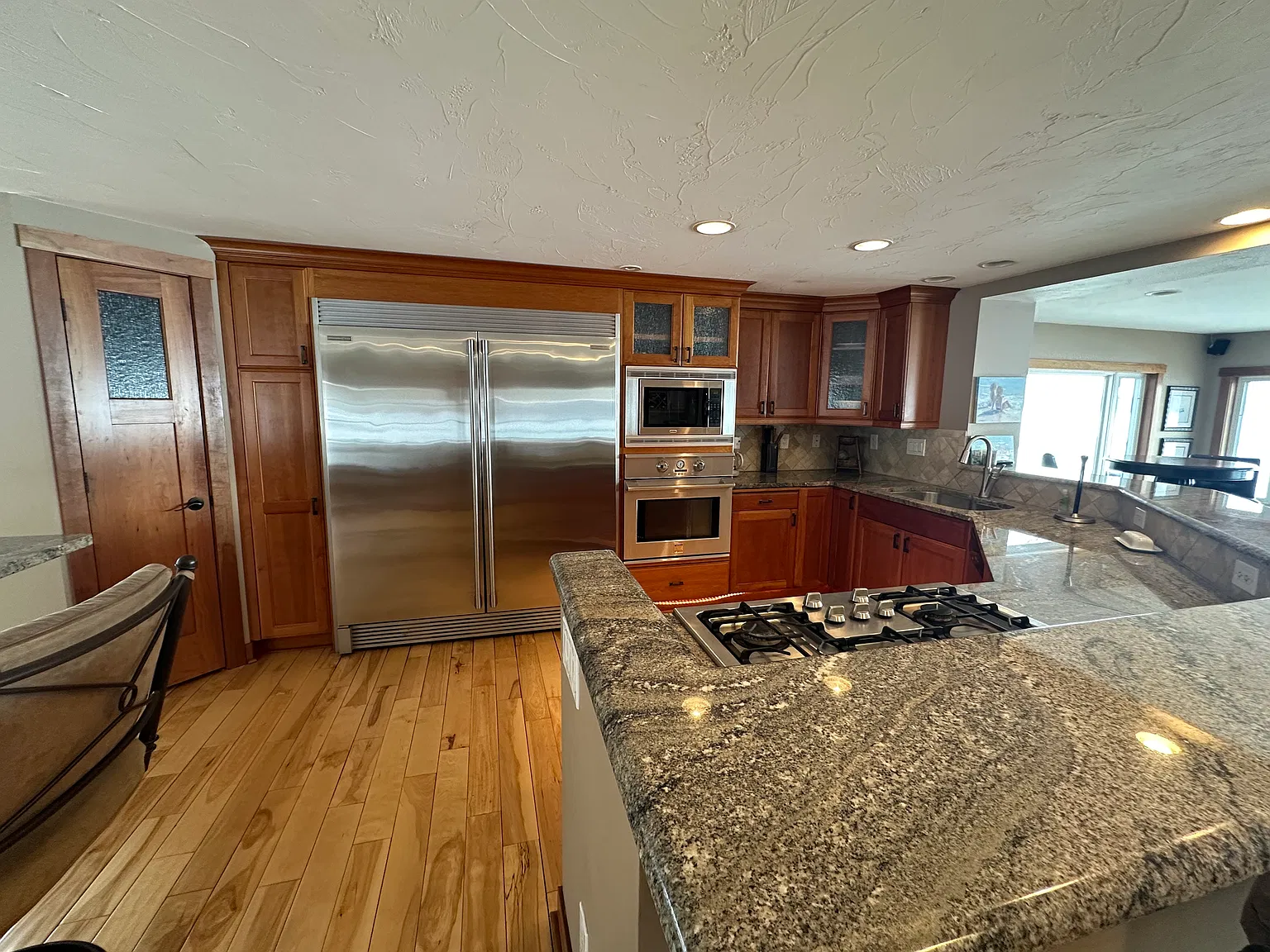 3 bed, 1.5 bath, 2100 sqft, $3,195 — Photo 3