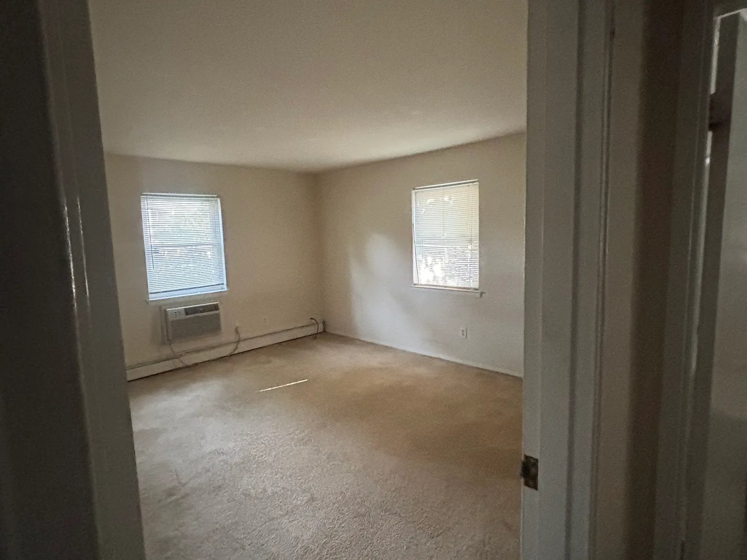 1 bed, 700 sqft, $1,800 — Photo 4