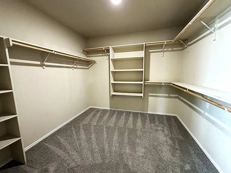 2303 Scott Dr — Photo 18