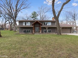 2713 Edgewood Dr, Cedar Falls, IA 50613