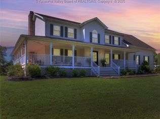 715 Deerfield Dr, Winfield, WV 25213