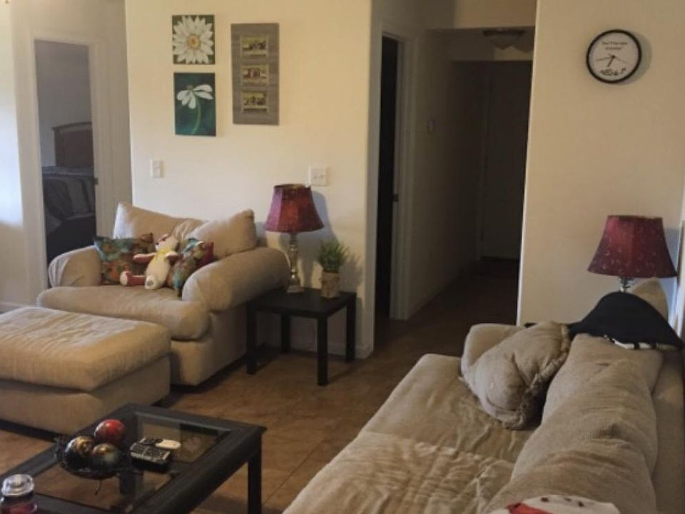 2nd image of 1799 Devonshire Cir